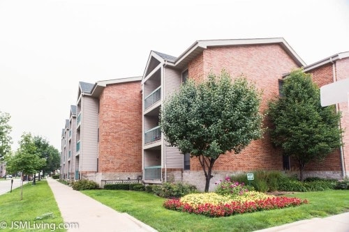 Primary Photo - Green Balconies Apartments