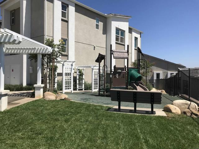 Building Photo - 365 Fitzpatrick Rd