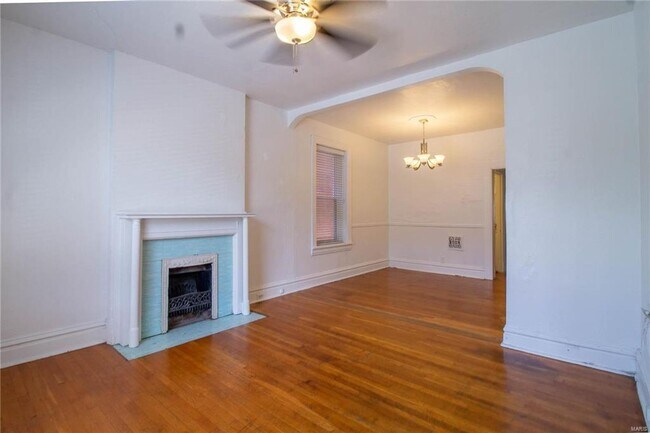 Building Photo - 3855 Botanical Ave
