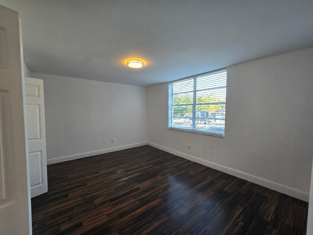 Building Photo - 631 Jefferson Ave