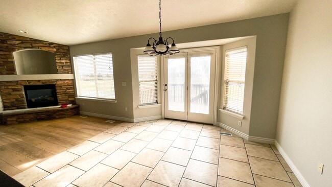 Building Photo - Beautiful 3 bedroom 2 bath home is Eagle M...