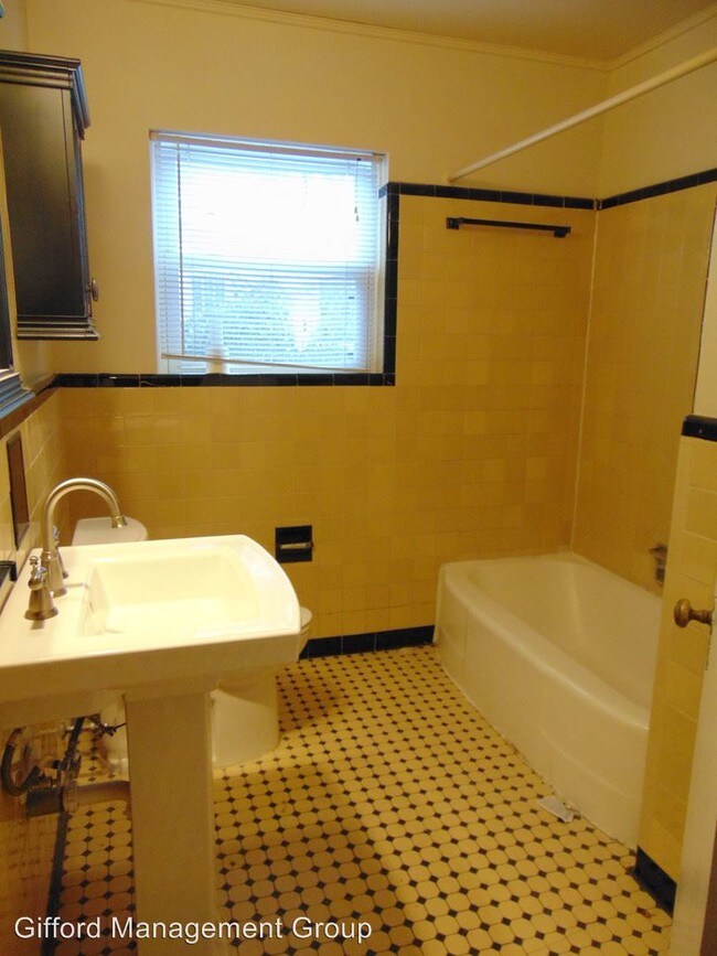 Building Photo - 5 br, 3 bath House - 4116 Gosnold Ave