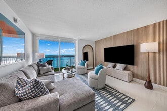 Building Photo - 1 SE 12th St