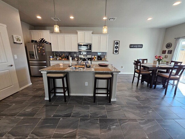 Building Photo - 2022 Home with Split Bedroom Layout & Beau...