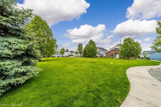 Building Photo - 931 N Goldenrod Ct