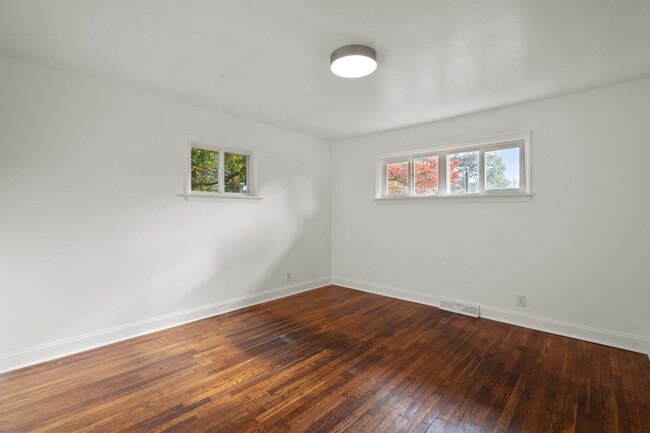 Building Photo - 1125 Mulberry Ave