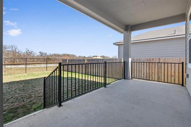 Building Photo - 453 Gaida Loop