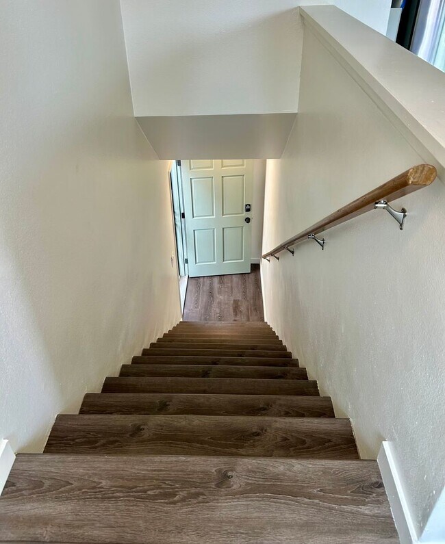 Building Photo - Newly remodeled 2 Bed/1 Bath condo with garage for rent in Paradise Hills.