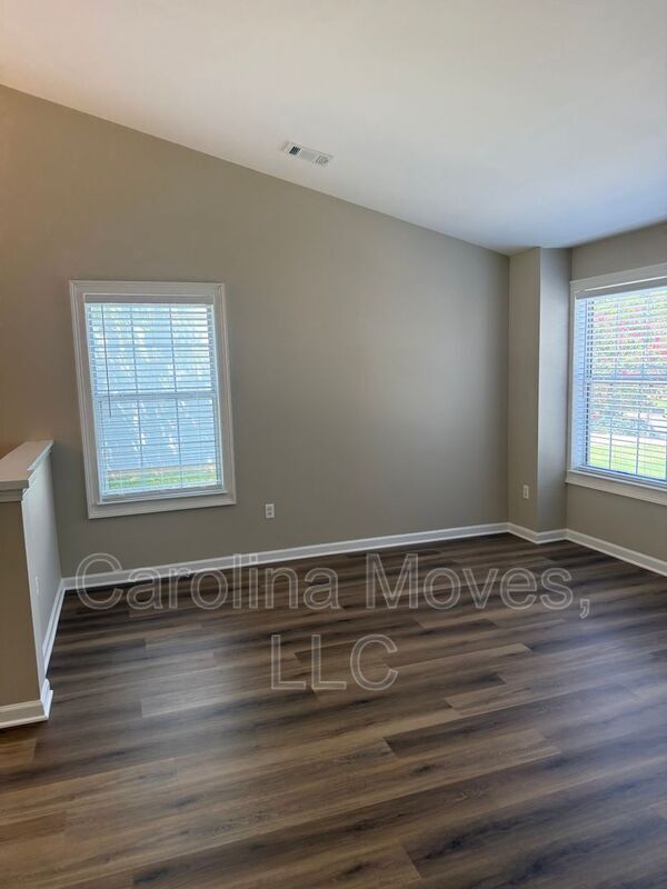 Building Photo - 210 Morell Dr