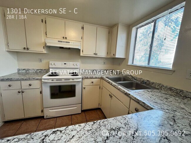 Building Photo - 1301 Dickerson Dr SE