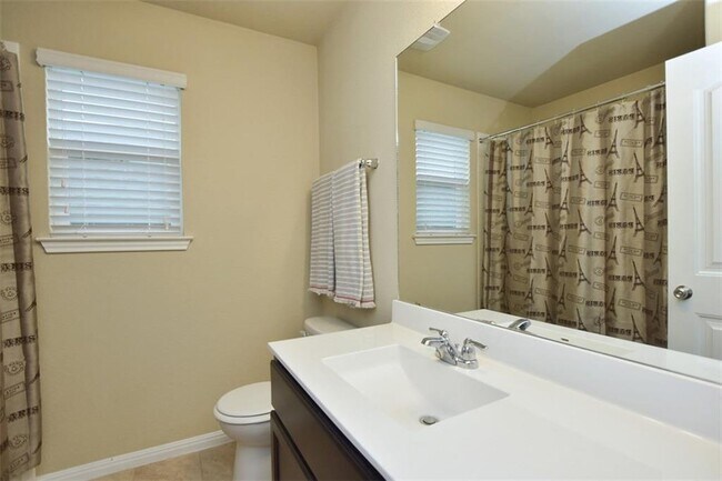 Building Photo - 517 Katmai Cir