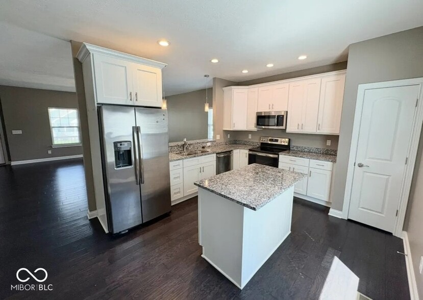 kitchen - 6157 Winthrop Ave