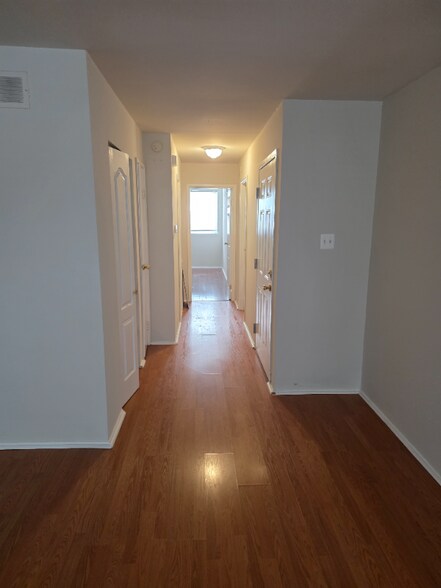 Building Photo - 9783 Hilspach St