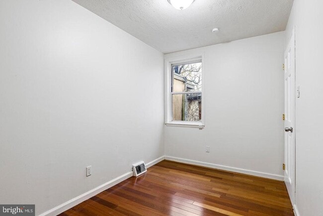 Building Photo - 1824 N Taney St