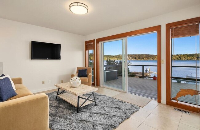 Building Photo - 1120 West Lake Sammamish Pkwy NE