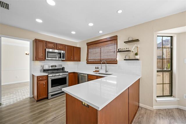 Building Photo - 1561 Yaggi Dr