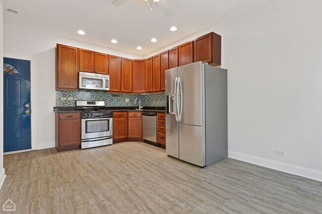 Building Photo - 6200 S Evans Ave
