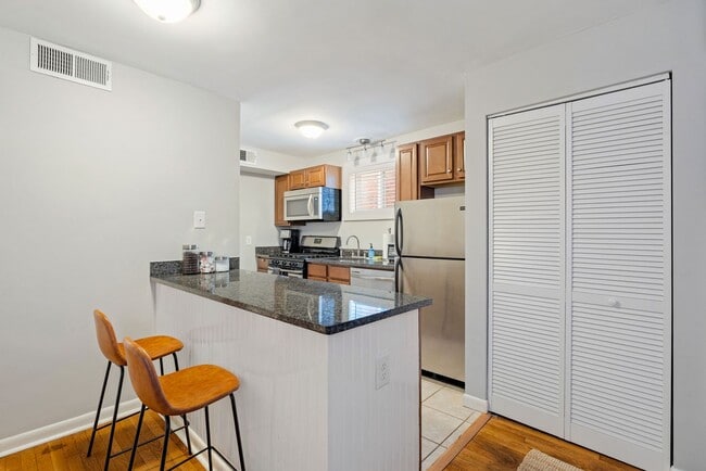 Building Photo - 3018 Park Ave