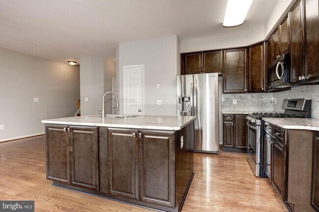 Building Photo - 21264 Victorias Cross Terrace