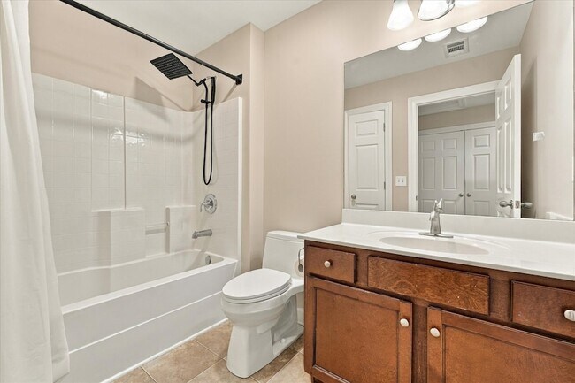 Building Photo - 1414 Chantilly Ln