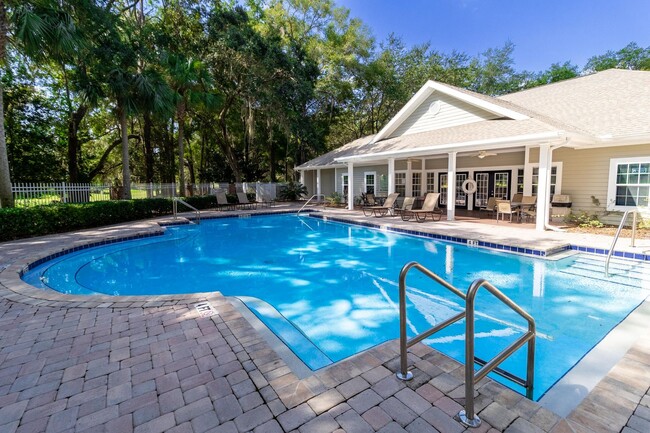 Building Photo - Luxurious 1 Bed / 1 Bath Condo in The Link...