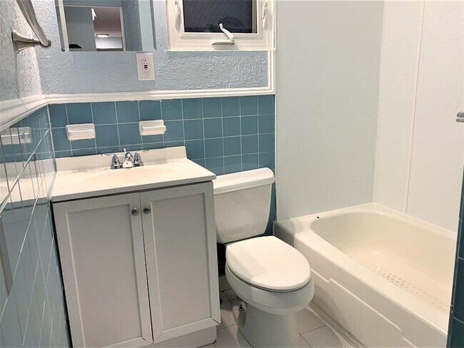 Building Photo - 19 Bradbury St