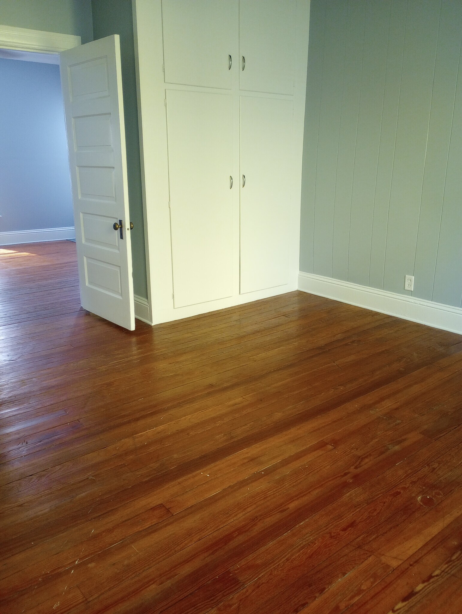 Building Photo - 136 Frelinghuysen Ave