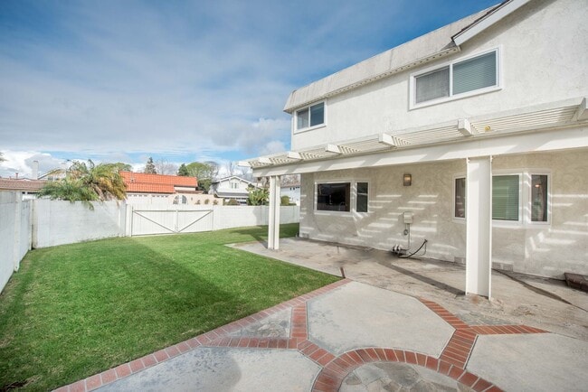 Building Photo - Now Available for Lease Beautiful 4 Bedroom Home with Basement