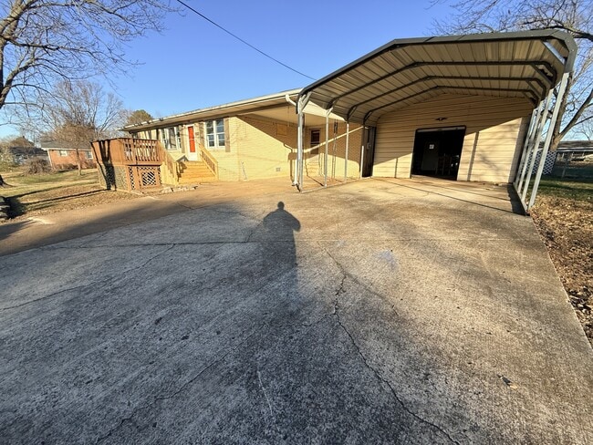 Building Photo - 426 Evergreen St