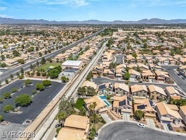 Building Photo - 3916 Varallo St