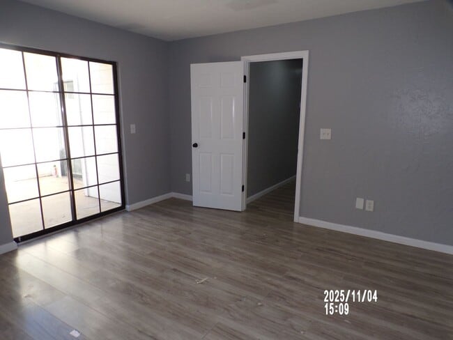 Building Photo - Fresh Paint!!, New Flooring and Granite Co...