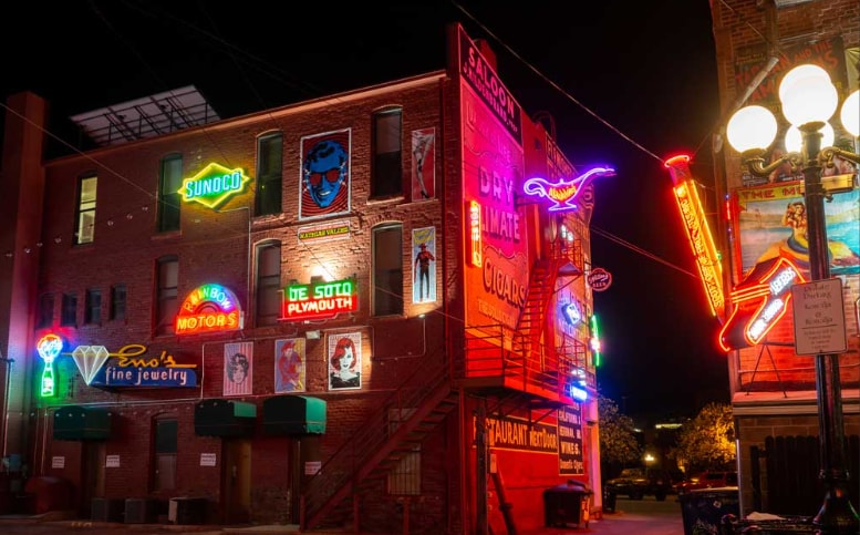 Building Photo - 325 S Union Ave