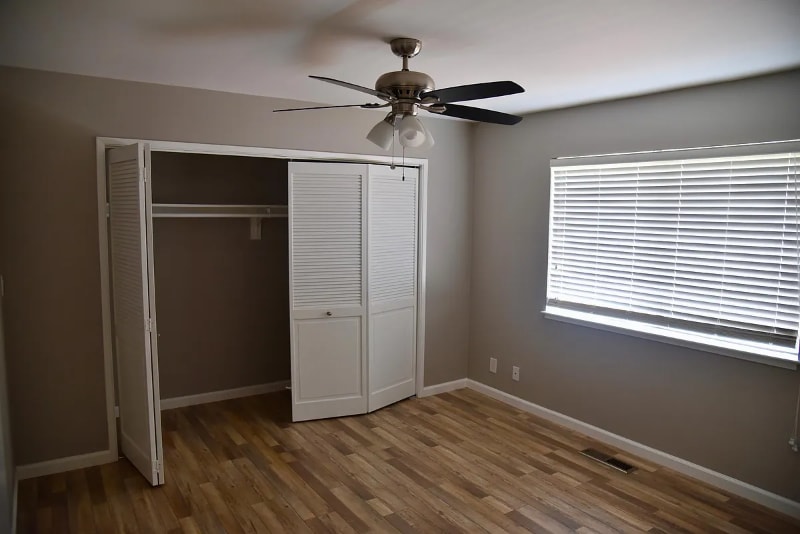 Building Photo - 1600 Main St