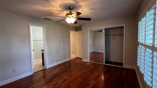 Building Photo - 8625 Vista Shores Ct