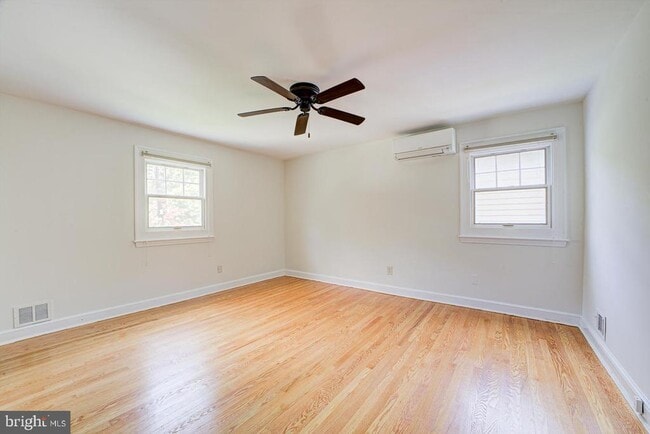 Building Photo - 6717 44th Ave