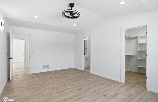 Building Photo - 336 Ashbrook Dr