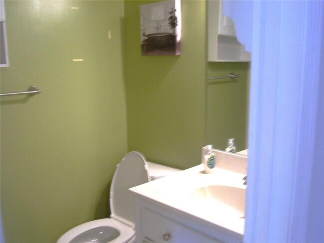 Building Photo - 760 Coventry Township Pl