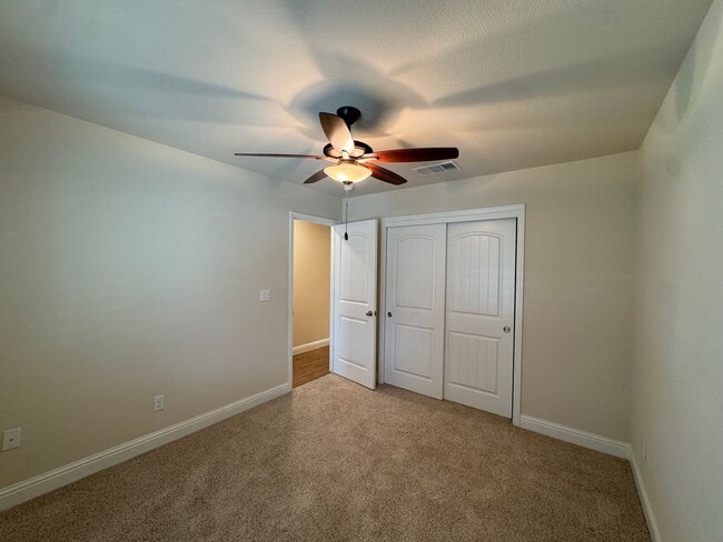 Building Photo - 493 Crescent Ln