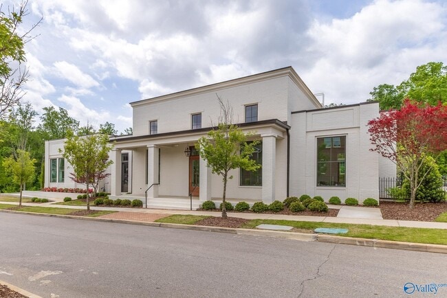 Building Photo - 32 Hillcrest Ave NW