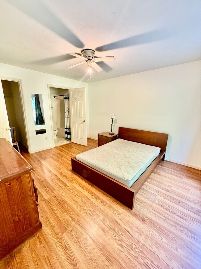 Building Photo - 7205 University Commons Dr