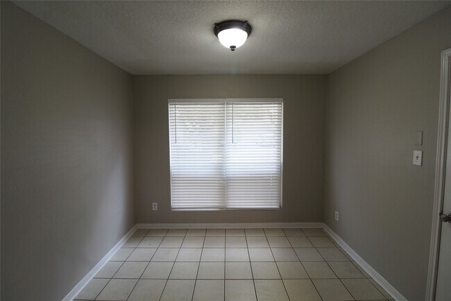 Building Photo - 2834 Iris Valley Way