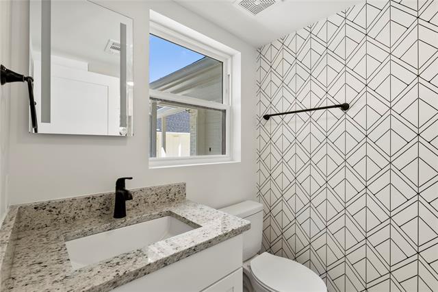 Building Photo - 4518 Roland Ave