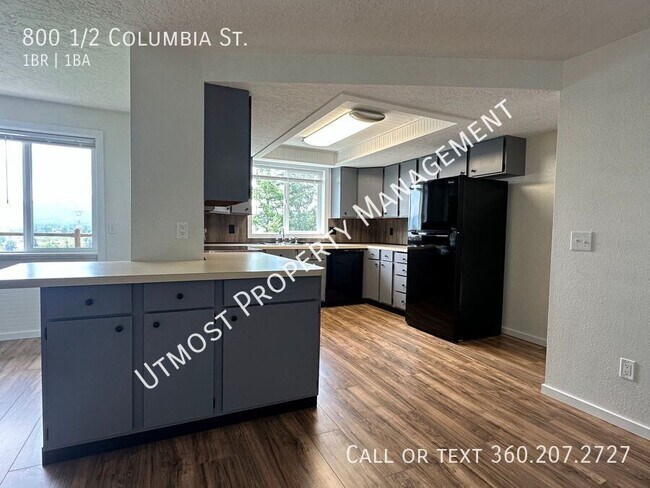 Building Photo - 800 1/2 Columbia St.-