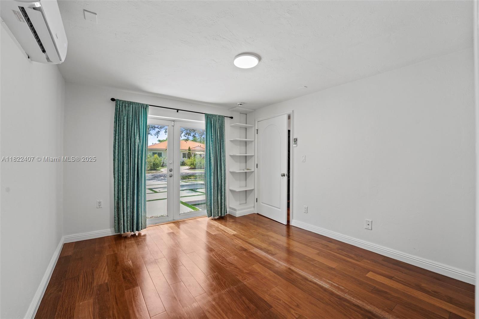 Building Photo - 12730 Ixora Rd