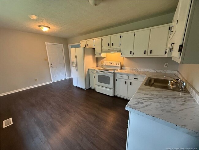 Building Photo - 6512 Kemper Ct