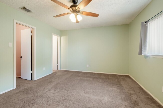 Building Photo - 8147 Easy Meadow Dr