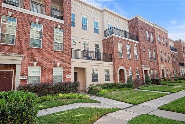 Building Photo - Welcome Home to the Heart of Addison!
