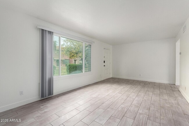 Building Photo - 1586 West Campbell Ave