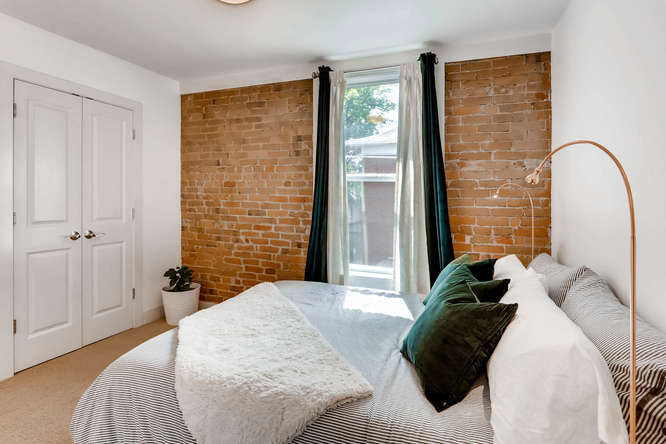 Building Photo - 920 E 24th Ave