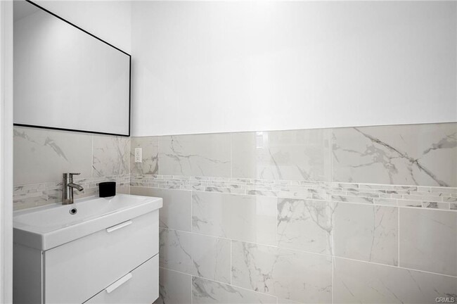 Building Photo - 9462 Odessa Ave